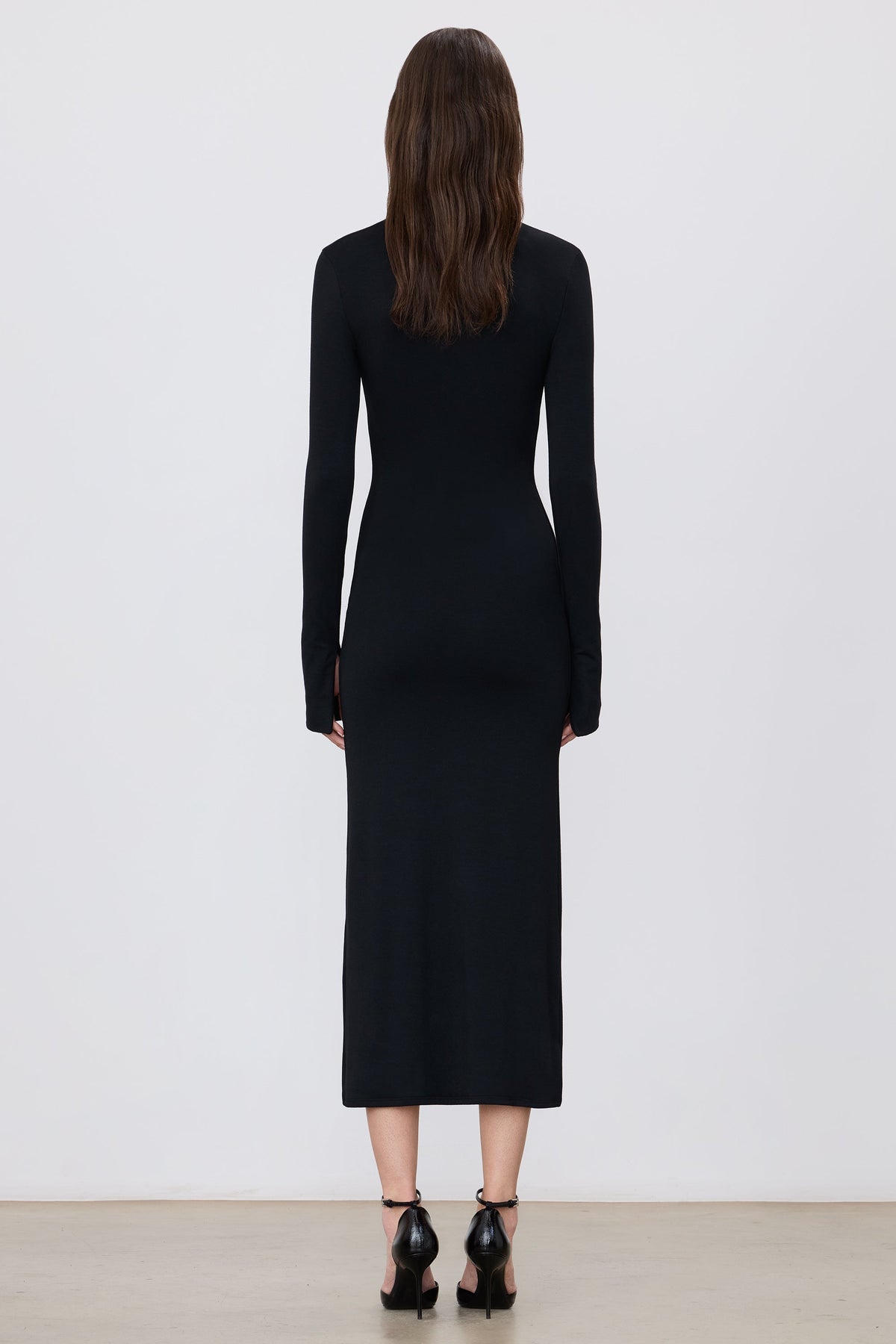 Eterne Deep-v Midi Dress in Black