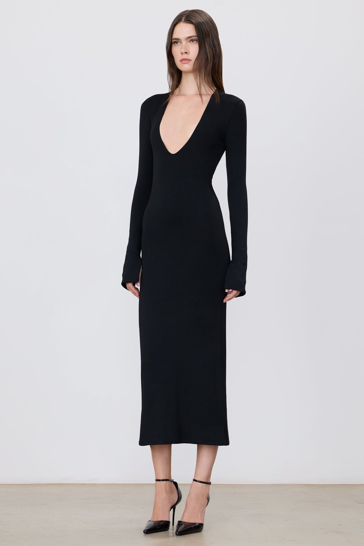 Eterne Deep-v Midi Dress in Black