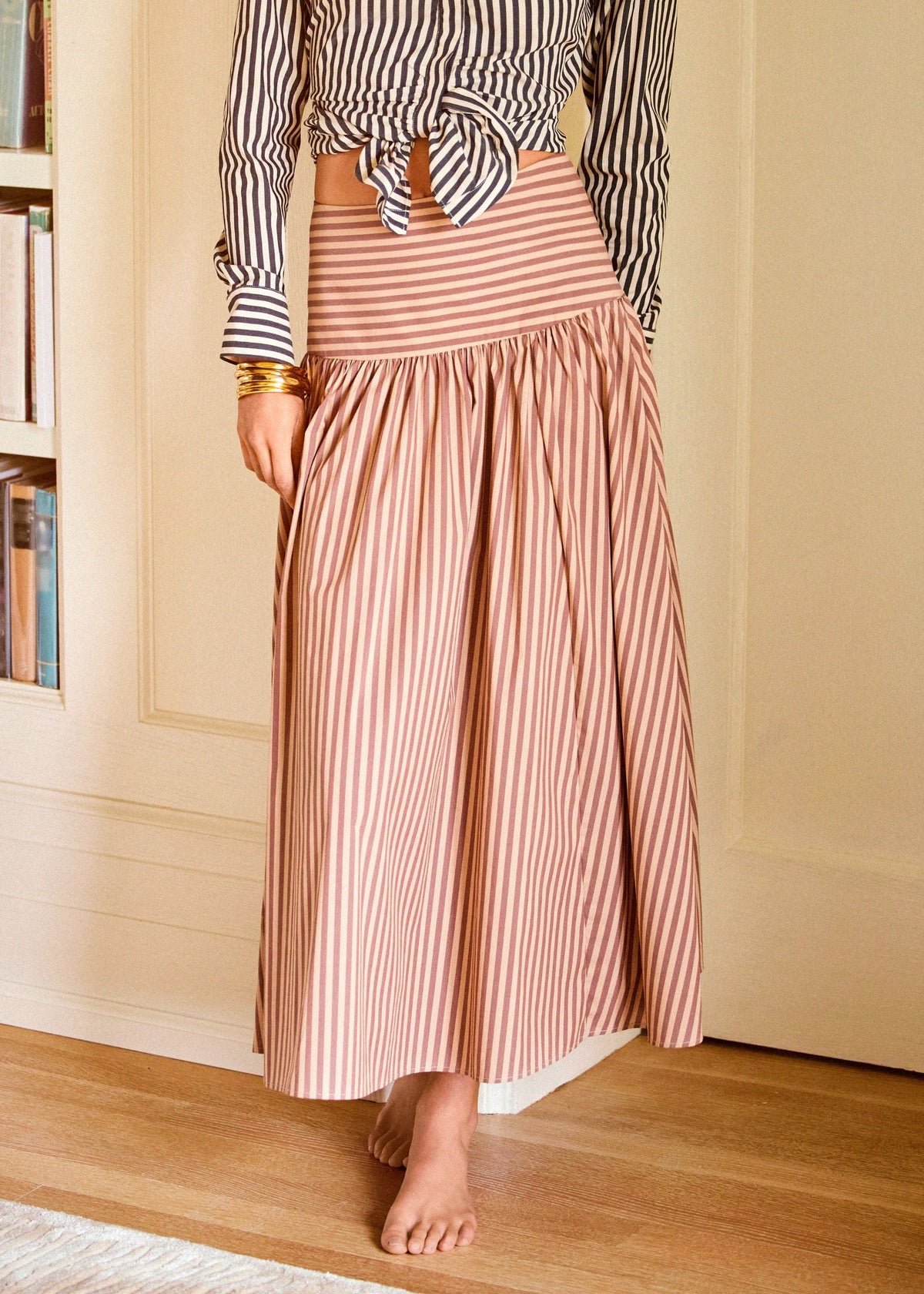 Solid & Striped Magnolia Skirt Poplin in Walnut Wood // Camel Stripe