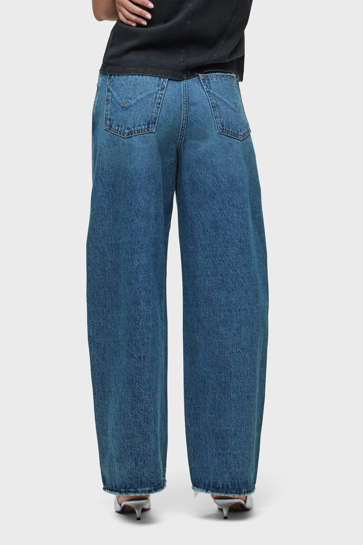 Hudson Bailey Relaxed Barrel Jean in Set Sail