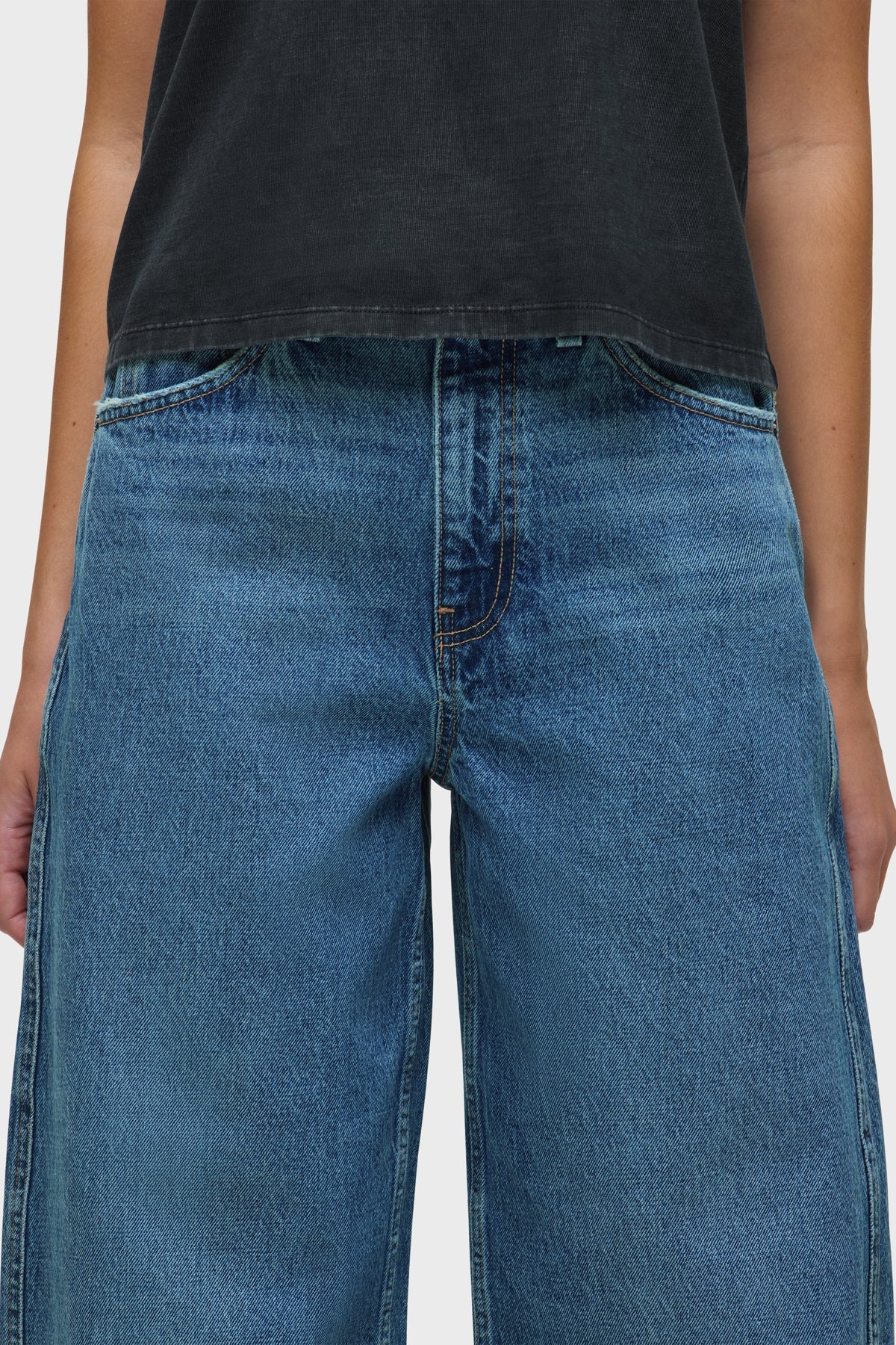 Hudson Bailey Relaxed Barrel Jean in Set Sail
